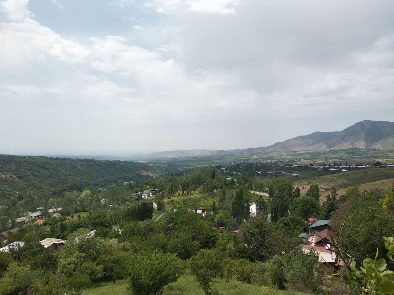 Институт солнца паркент. Паркент новдак. Город паркент ташкентская область. Ташкентская заркент. Parkent tumani zarkent qishlog'i.